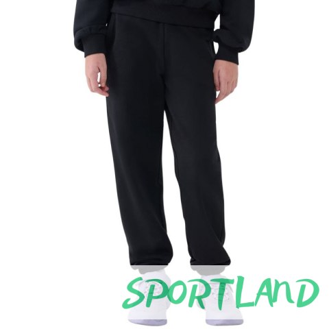 Spodnie 4F CAS Jr 4FJWSS25TTROF0950 20S 128 cm Spodnie 4F CAS Jr 4FJWSS25TTROF0950 20S 128 cm